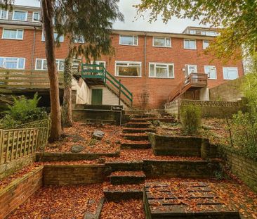 4 bedroom semi-detached house to rent - Photo 4