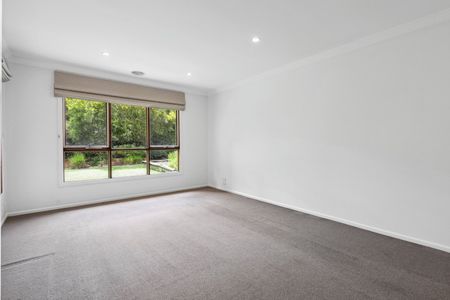 Spacious Family Home In Highly Sort After Location! - Photo 2