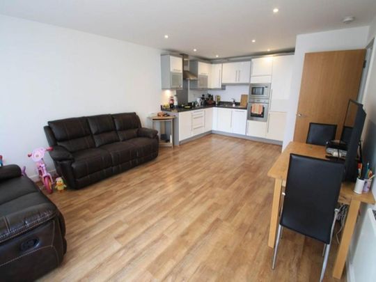 2 bedroom flat to rent - Photo 1