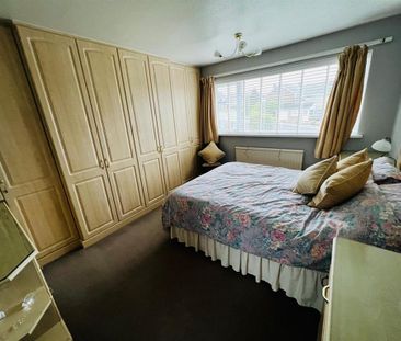 4 bedroom semi-detached house to rent - Photo 6
