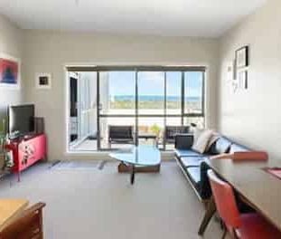 Modern apartment living in the heart of Kingsland! - Photo 3