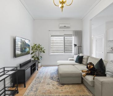 Fully Furnished Richmond Cottage Ready to Move In! - Photo 2