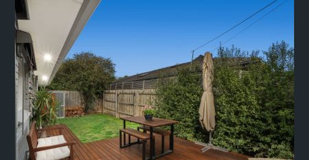 Sensationally Stylish - Photo 4