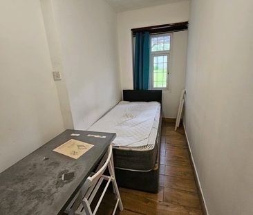 Room in a Shared House, Kingsway, HA9 - Photo 3