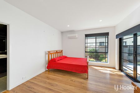 79 Patrick White Circuit, Franklin ACT, Belconnen - Photo 3