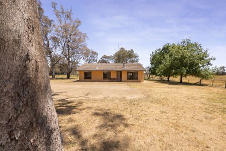 Three Bedroom Home - Photo 3