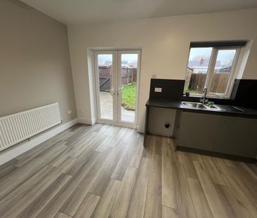 3 bedroom end of terrace house to rent - Photo 6