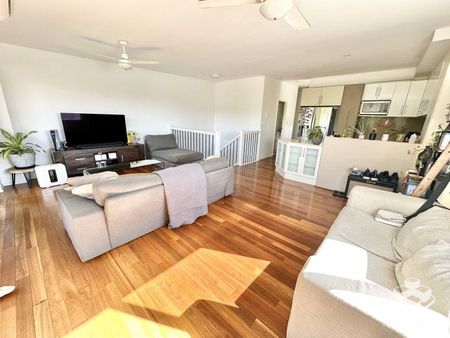 Perfect Teneriffe 3 Bedrooms For Rent ! - Photo 3