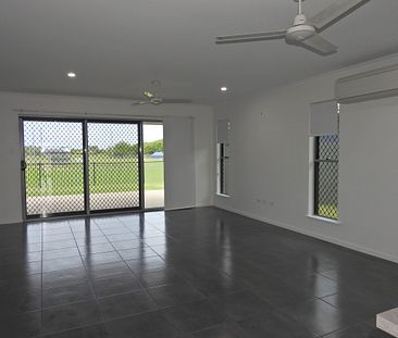 22 Lugano Mews, Andergrove QLD 4740 - Photo 3