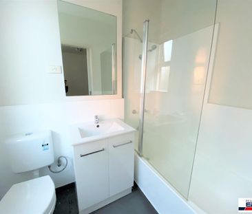 Delightful One Bedroom Apartment in the Heart of Essendon - Photo 5