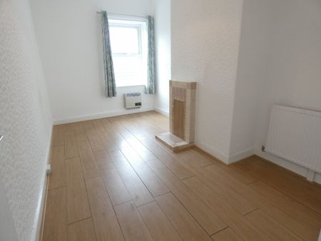 Holme Street, Liversedge, WF15 - Photo 2