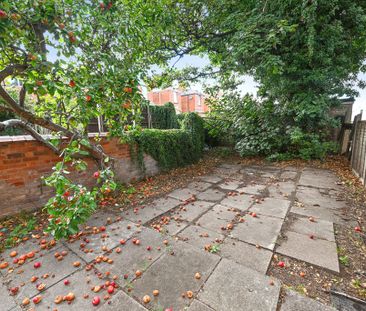 6 Bed Student Accommodation - Photo 5