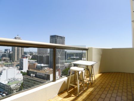 Spacious 2 Bedroom Apartment in Heart of the CBD - Waldorf Building - Photo 2