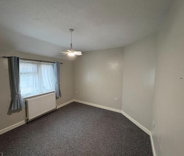 Gorse Hill, Fishponds - Photo 1