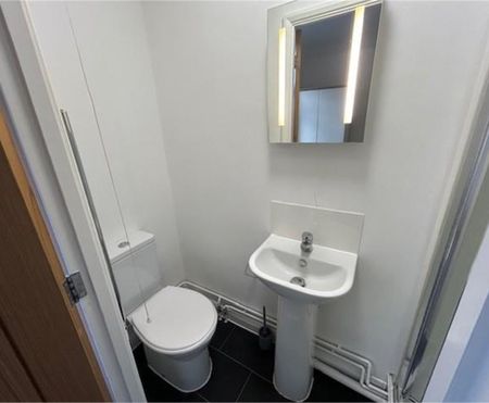 Room 7, 68 Garden Walk, Cambridge - Photo 5