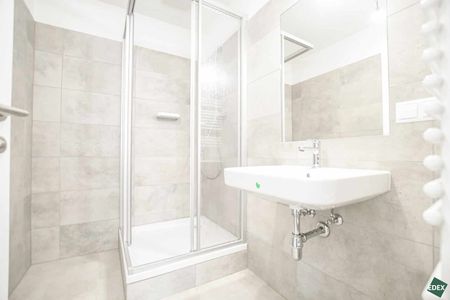 Erstbezug nach Sanierung: Schöne 2 Zimmer-Wohnung mit Loggia und Top-Anbindung - Photo 4