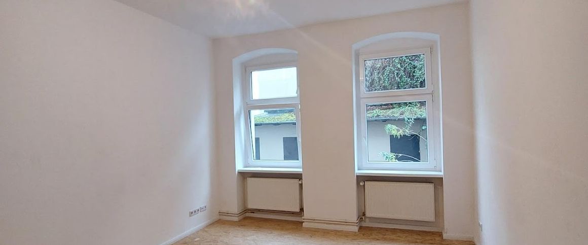 Ruhig wohnen, selbst gestalten: 1-Zimmer-Wohnung im Seitenflügel ab sofort verfügbar! - Foto 1