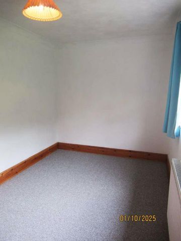 4 bedroom detached house to rent - Photo 3