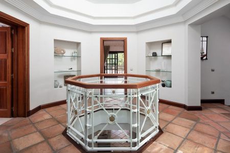 5 room luxury Villa for rent in Marbella, Spain - Photo 4