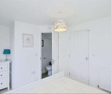 Barry, CF62 - Photo 5