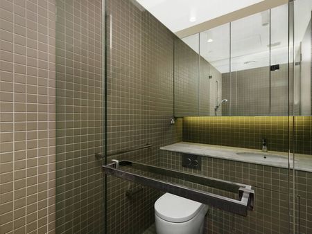 Hella convenient - Photo 5