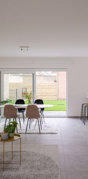Huis te huur in Merelbeke voor € 1.590 met 4 slaapkamers - Photo 1