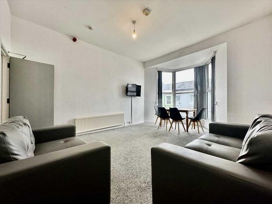 5 bedroom maisonette to rent - Photo 1