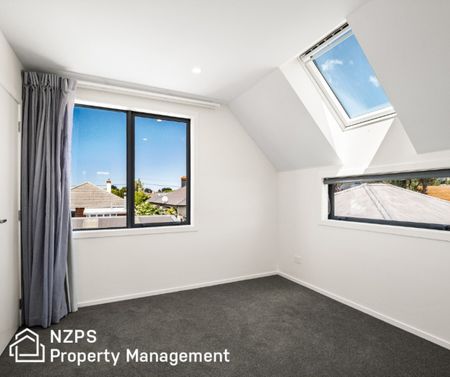 208 A Surrey Street, Saint Clair - Photo 2