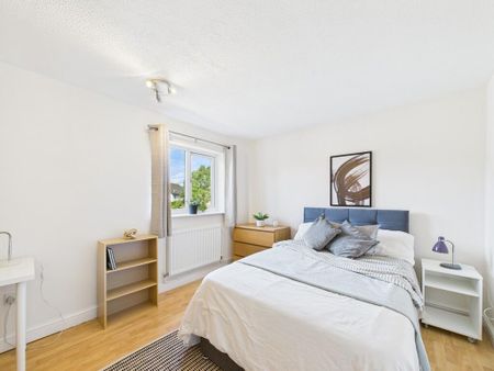 3 bedroom flat to rent - Photo 5