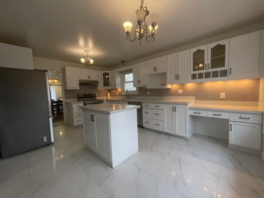 For Lease - 2358 Thorn Lodge Dr Drive, Mississauga, Ontario - Photo 1