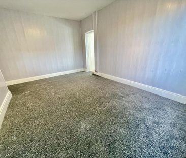 2 bedroom semi-detached house to rent - Photo 4