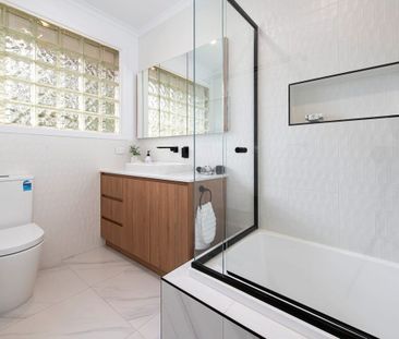 Spacious & Sophisticated Family Living in Blackburn North - Photo 3