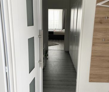 Im Herzen von Leverkusen - Möbliertes Apartment - Photo 2