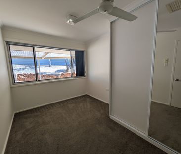 Fully Fenced Three Bedroom House - Photo 4