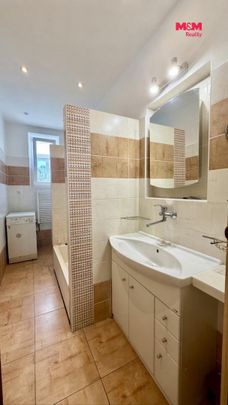 Pronájem bytu 2+1 60 m² - Photo 1