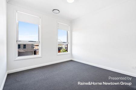 Modern Comfort in Austral - Photo 2