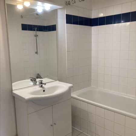 PETIT COURONNE A LOUER APPARTEMENT F2 BIS - Photo 3