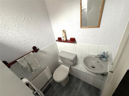 3 bedroom terraced house to rent - Photo 5