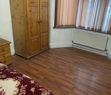 1 bedroom in a house share to rent - Photo 6