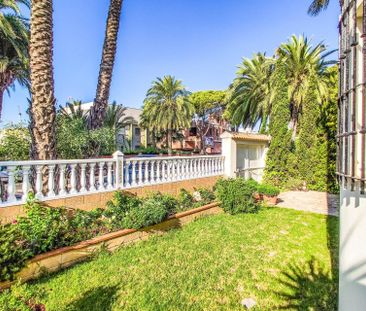 Chalet Vacacional con la piscina privada en La Zenia - Photo 6