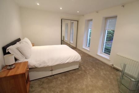 2 bedroom flat to rent - Photo 2