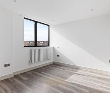 High Street, Horley, RH6 - Photo 1