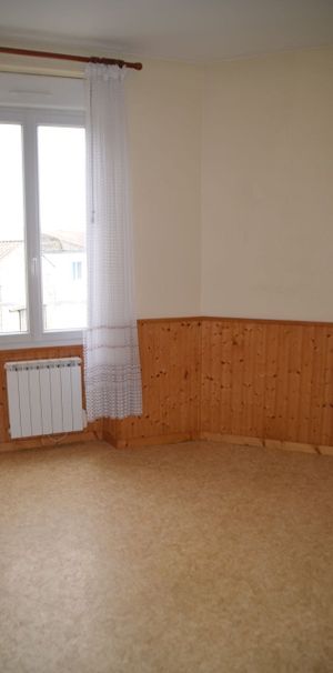 Location Appartement 1 pièce 28m² STE HERMINE 85210 - Photo 1