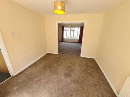 3 bedroom semi-detached house to rent - Photo 4