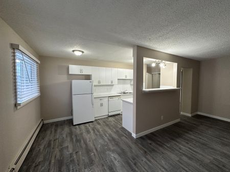 2 Bedroom for rent on 2nd floor in Riverside Meadows! - Photo 2