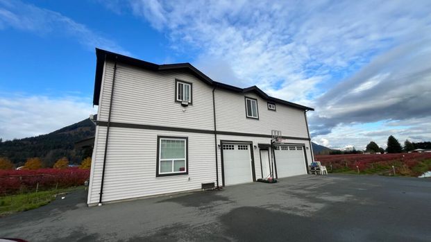 Spacious Coach House in Mission - Photo 1