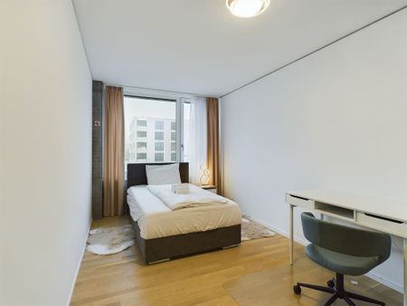 Moderne 5.5-Zimmer Wohnung in Neuhausen - möbliert - Photo 5