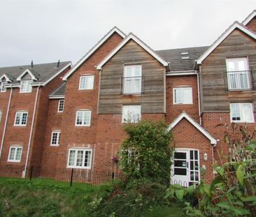 2 bedroom Flat To Let - Photo 1