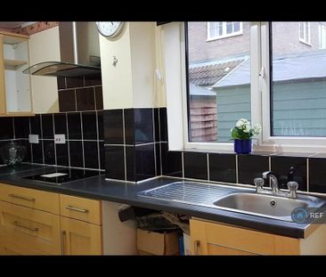 2 bedroom end of terrace house to rent - Photo 5