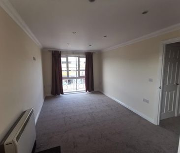 Calcutta Road, Tilbury, RM18 - Photo 3